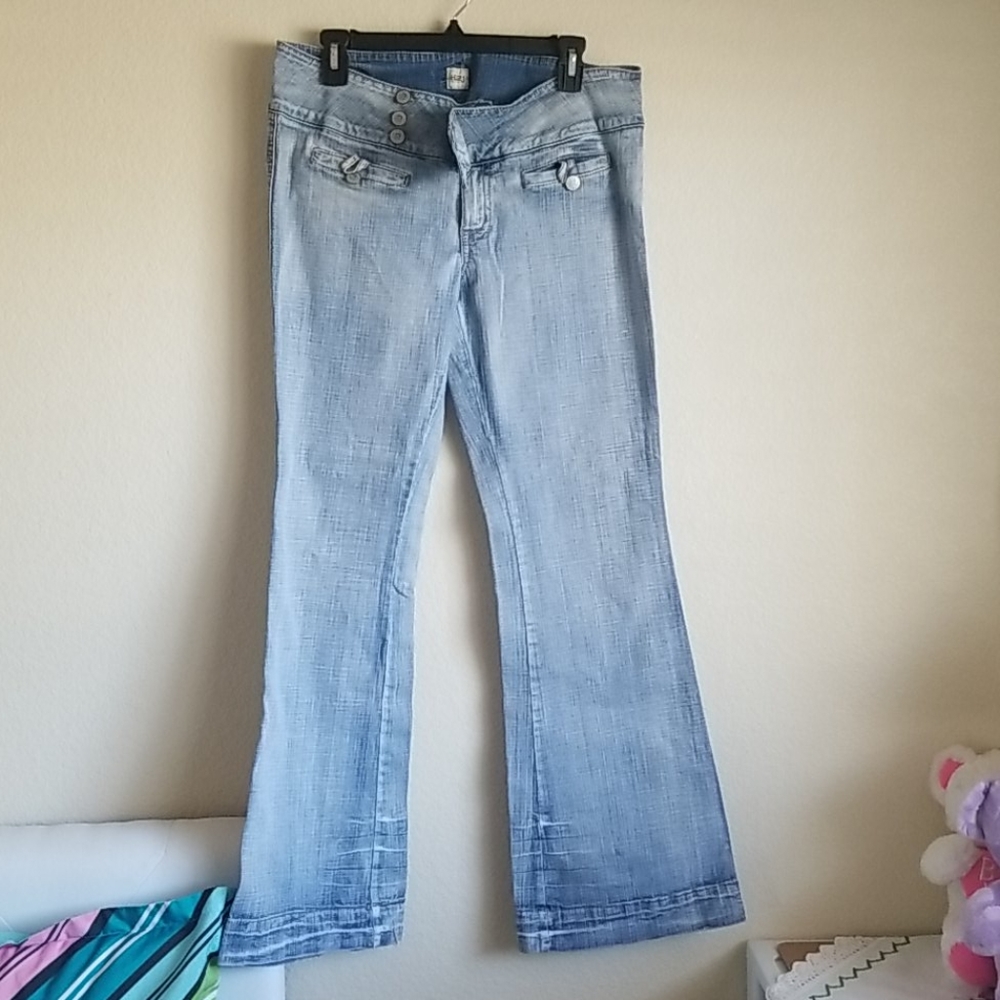 Flare Jean's